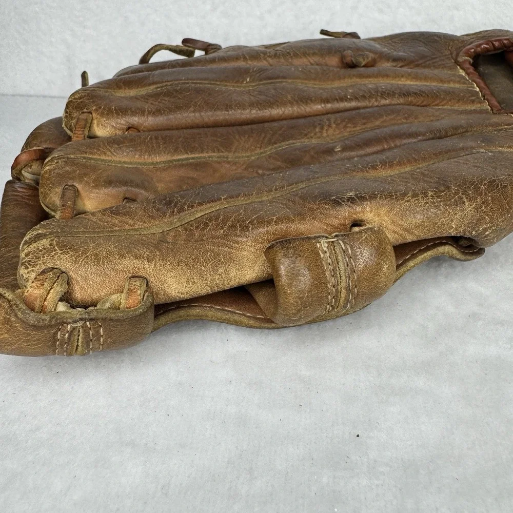 Wilson Fieldmaster A2603 Snap Action Right Thrower‎ Baseball Glove